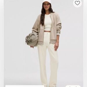 Lulu Lemon Softstreme pant in cream.